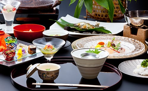 上撰・季節の旬味を贅沢に「特選夏懐石」 上撰・季節の旬味を贅沢に「特選夏懐石」