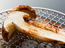 【秋の味覚】味も香りも贅沢に 国内産松茸懐石