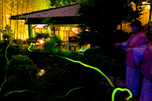 お部屋数限定！蛍の庭を眺める東館和室で特選夏懐石を楽しむ